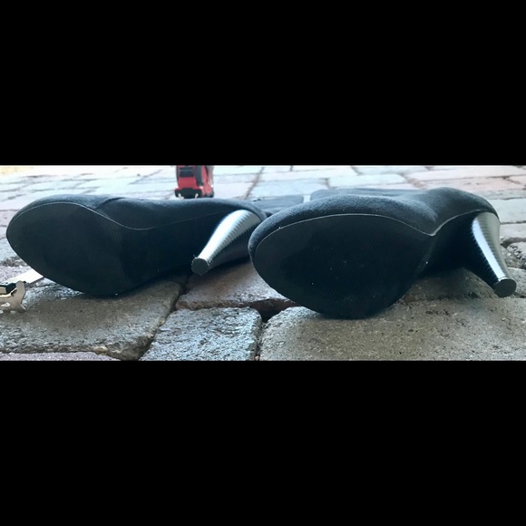 Micheal Antonio’s Black high heel boot - Picture 4 of 7